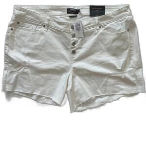 Torrid 5 Inch Mid-Rise Short